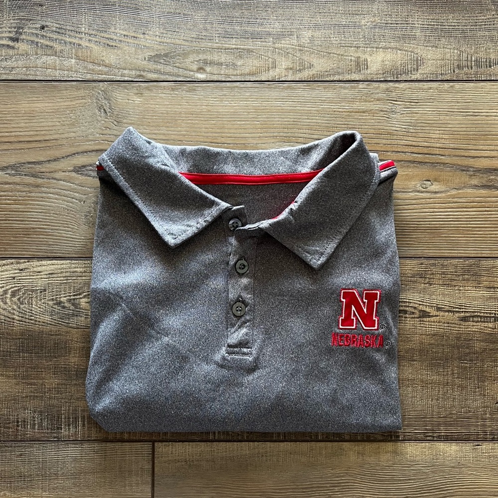 Colosseum Nebraska Polo Mens Size XL Gray  Flexible Breathable